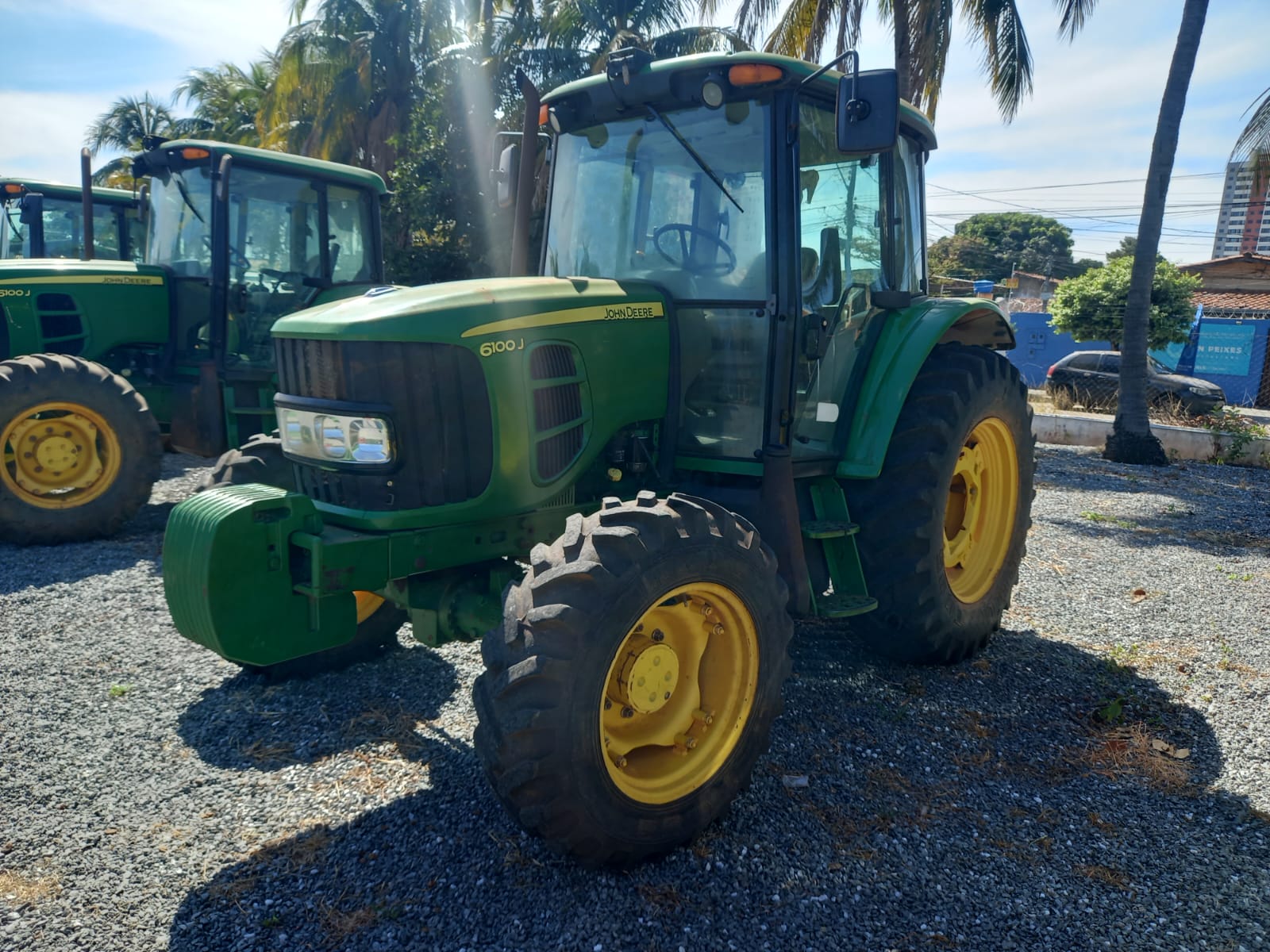 trator-6100j-a10b1
