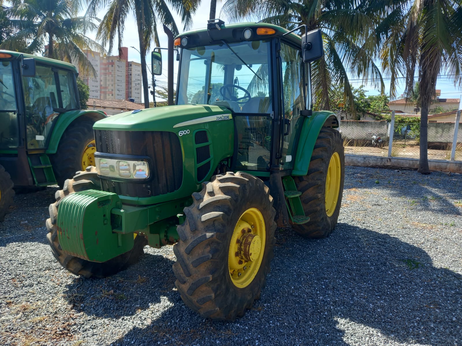trator-6100j-dd85b