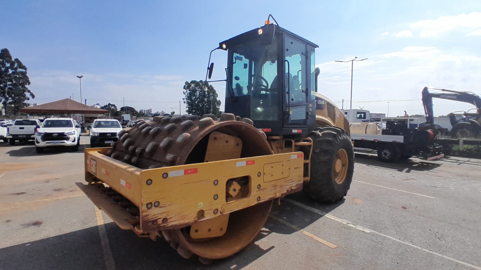 rolo-compactador-cs54b-caterpillar-2021