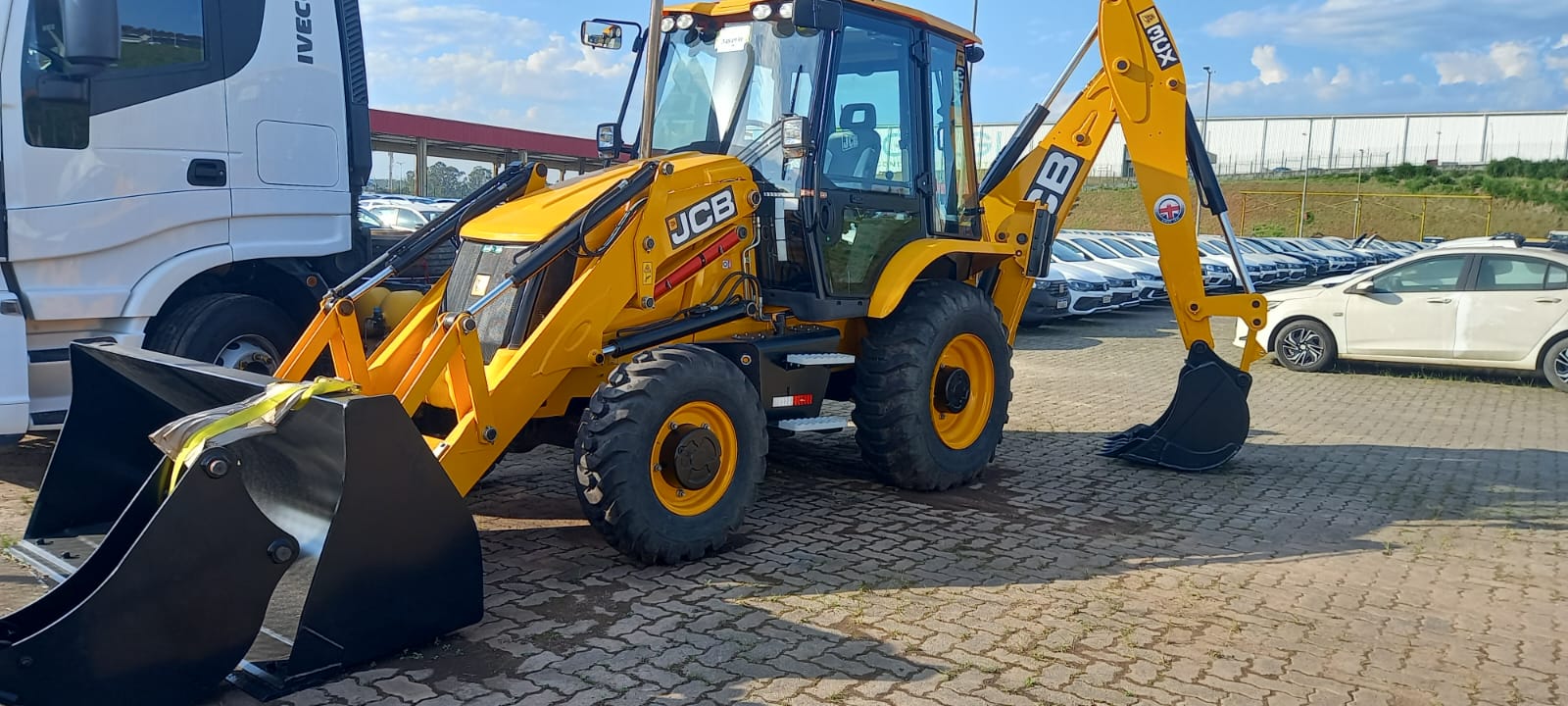 retroescavadeira-jcb-3cx-2024