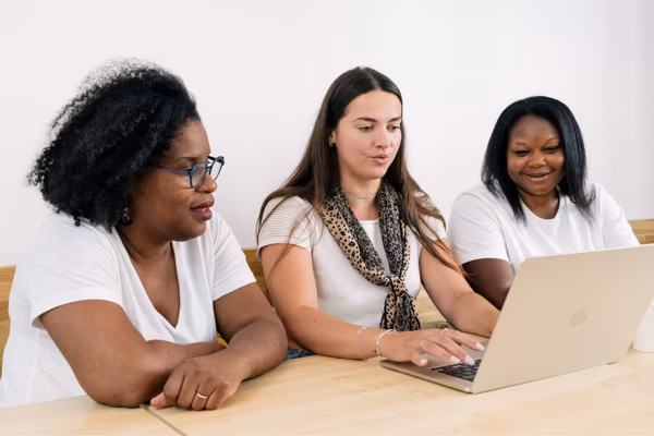 3 consultantes DRH à temps partagé membre de la communauté Le Club des RH