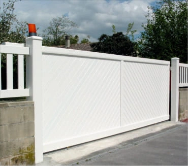 portail blanc motorisé cstp