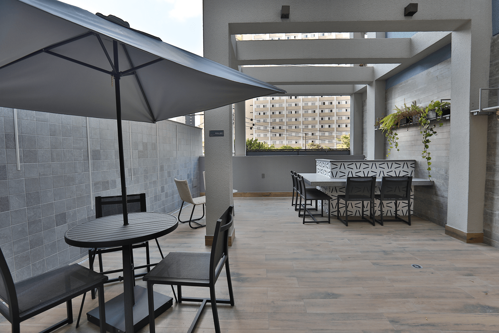 13.THINK Home Vila Madalena - Pool Bar