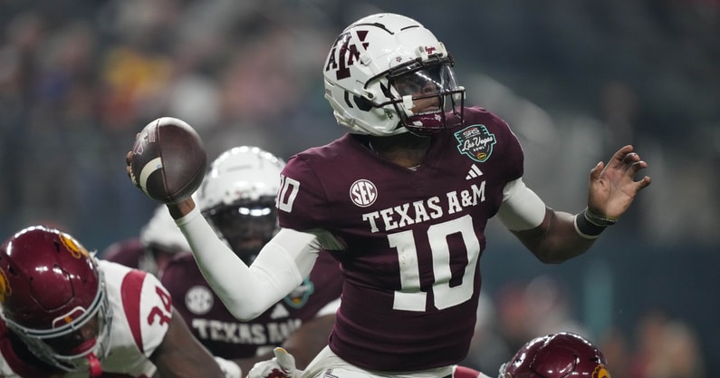 Texas A&M QB Marcel Reed inks NIL deal with private jet company