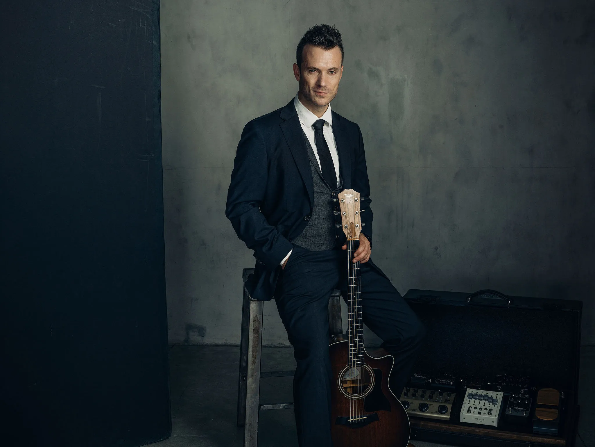 Dylan Galvin — luxury live event guitarist performing solo acoustic in the DMV