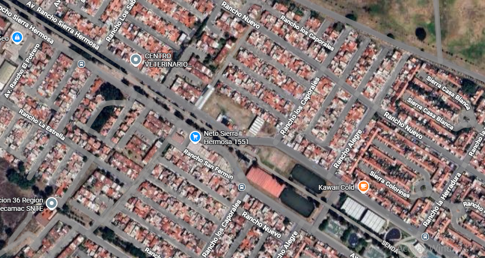 Esquina en acceso a colonia 600 metros a un costado del 3B