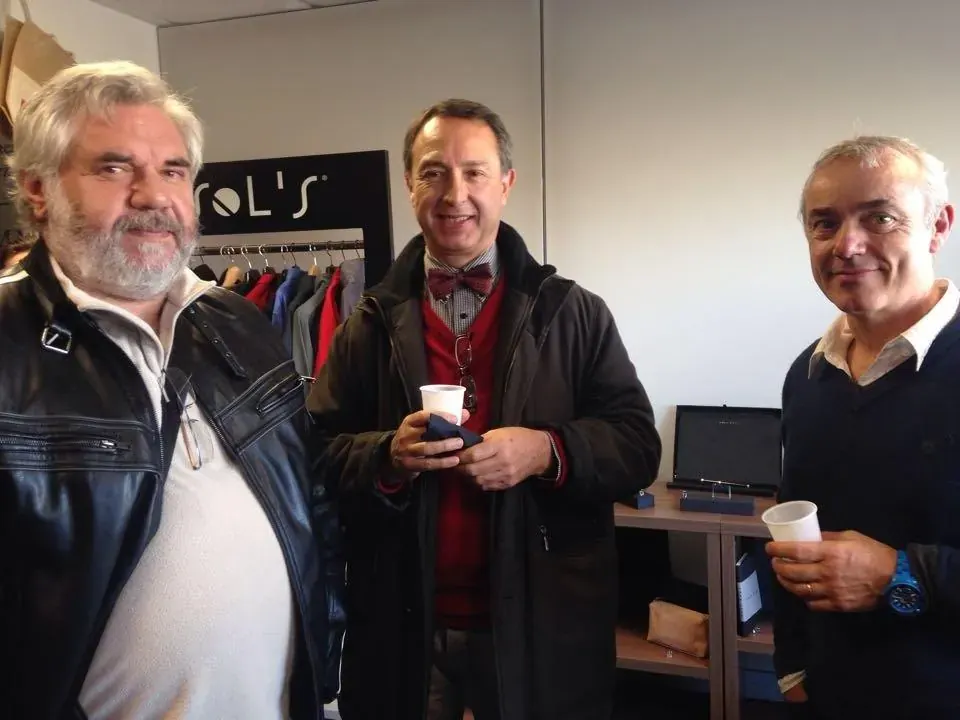 Conférence Burn-out Espace Entreprise novembre 2015 à Montpellier : trois participants verre à la main dans une boutique de vêtements