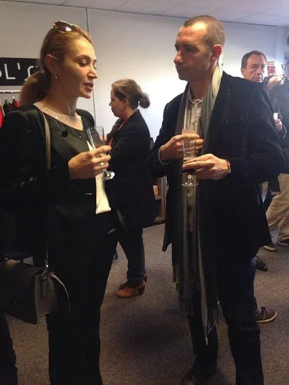 Conférence Burn-out Espace Entreprise novembre 2015 à Montpellier : participants échangeant debout verre à la main avant la conférence