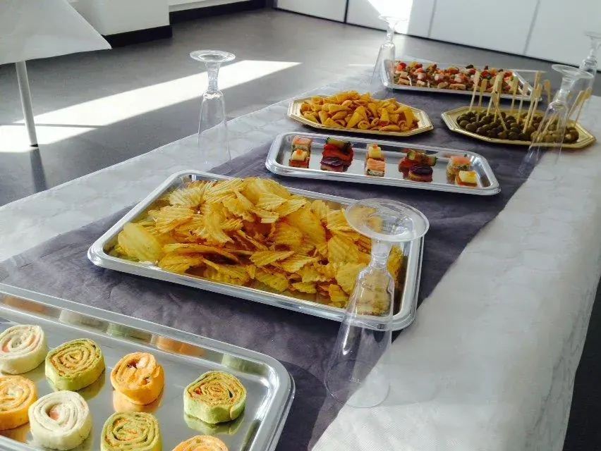 Conférence Impression 3D Espace Entreprise janvier 2015 à Montpellier : plateaux de chips, wraps et amuse-bouches sur le buffet