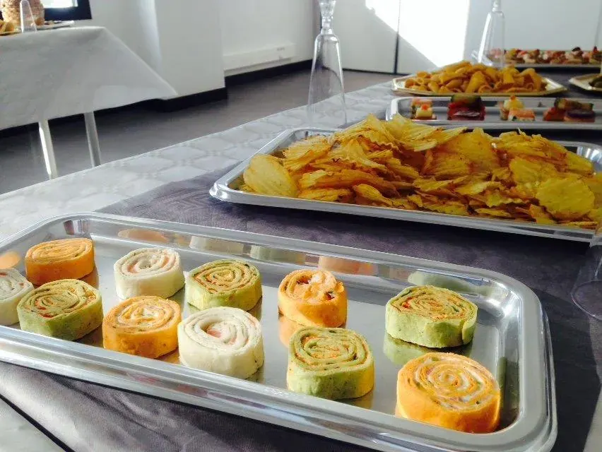Conférence Impression 3D Espace Entreprise janvier 2015 à Montpellier : gros plan sur les wraps roulés et chips du buffet