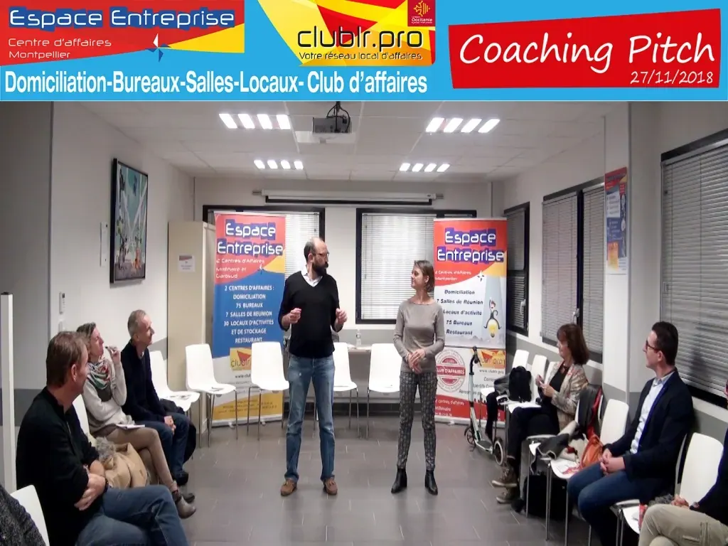 Coaching Pitch Club LR novembre 2018 à Montpellier : participant présentant son pitch devant le groupe assis en cercle