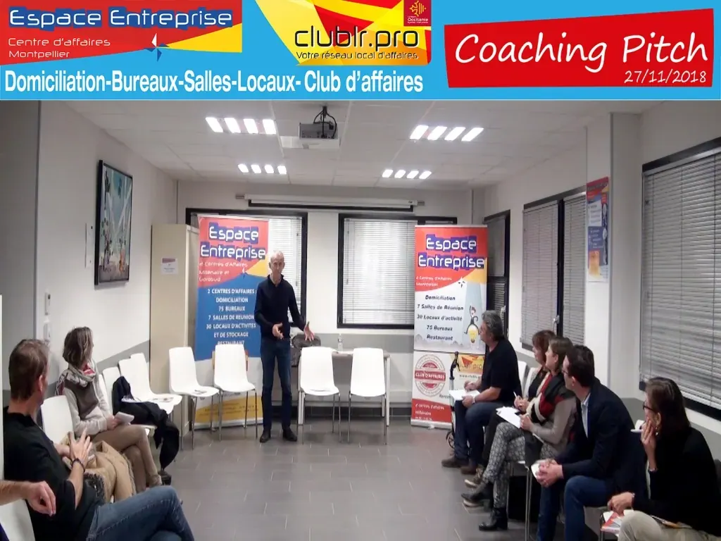 Coaching Pitch Club LR novembre 2018 à Montpellier : participant présentant son pitch devant le groupe assis en cercle
