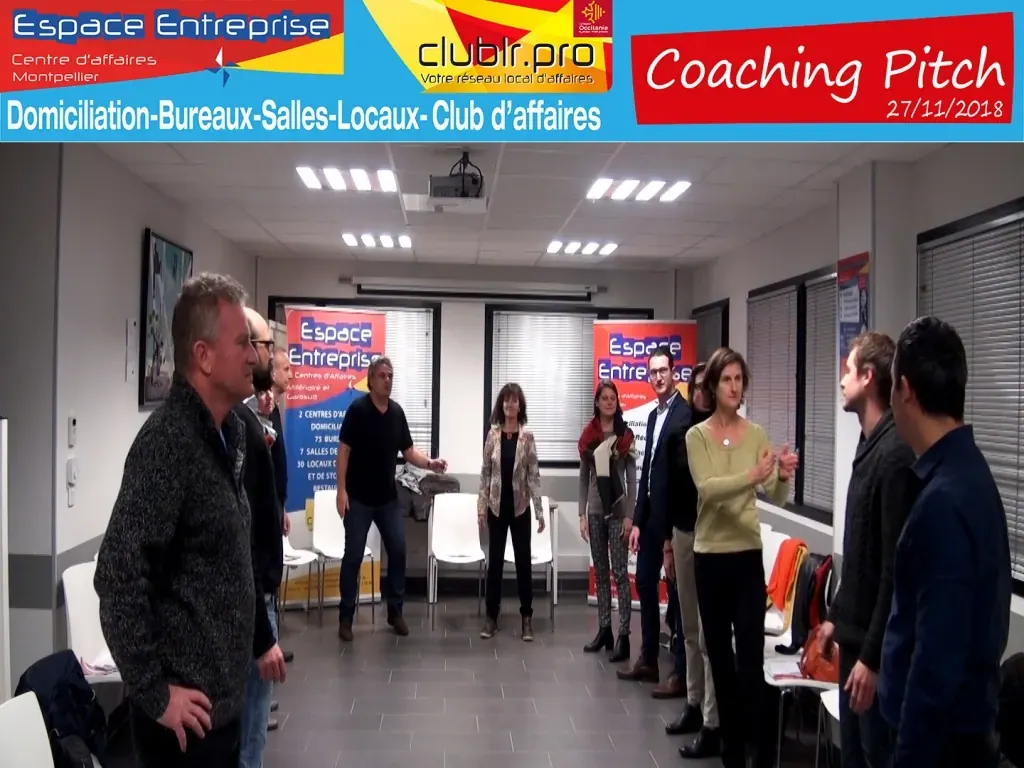 Coaching Pitch Club LR novembre 2018 à Montpellier : participants debout en cercle pendant l'atelier de coaching pitch