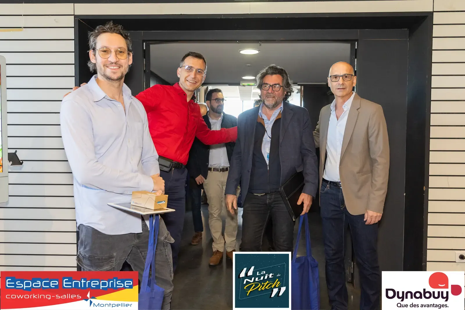 Nuit du Pitch 2025 du Club LR à Montpellier : accueil chaleureux des participants à l'entrée