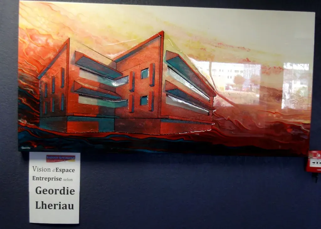 Accrochage de toiles au centre Espace Entreprise Millénaire décembre 2019 : toile rouge représentant un bâtiment avec cartel de l'artiste