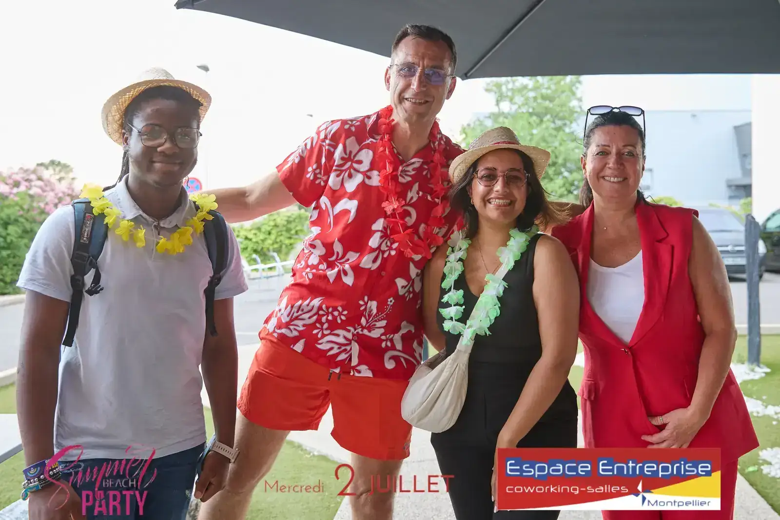 Summer Beach 2025 du Club LR à Montpellier : quatre participants posant en tenue estivale