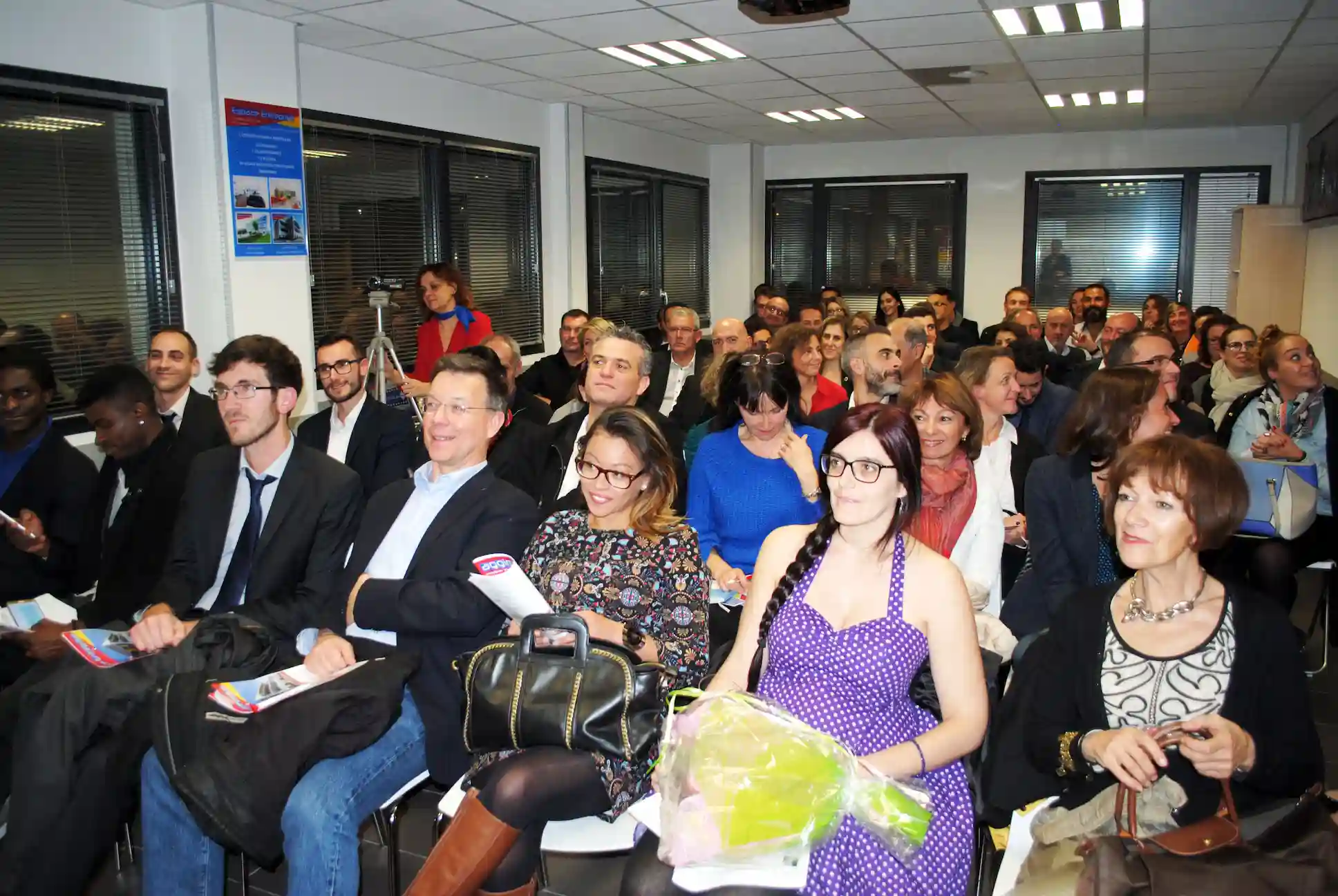 Jeunes entrepreneurs dans le public d'une soirée du Club LR à Espace Entreprise Montpellier