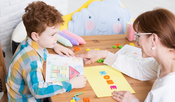 What to Expect in Your Child’s First Vision Therapy Session for Autism