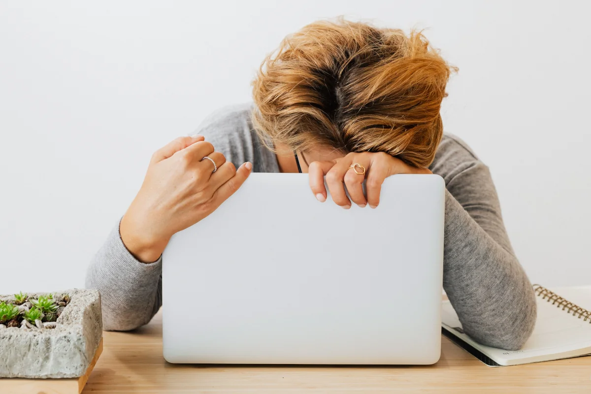 Person wünscht sich kürzere Online-Lerneinheit