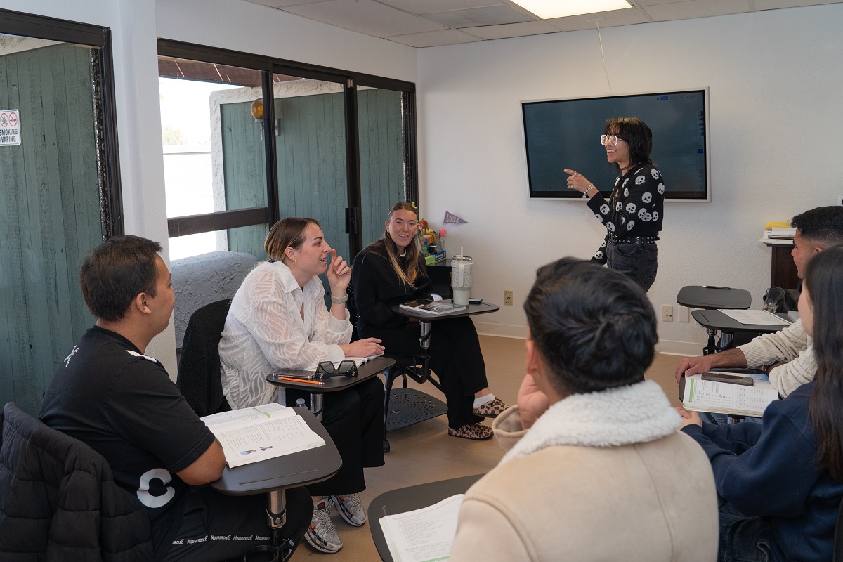 Cours d’anglais variés et classes réduites à CEL San Diego pour un apprentissage efficace