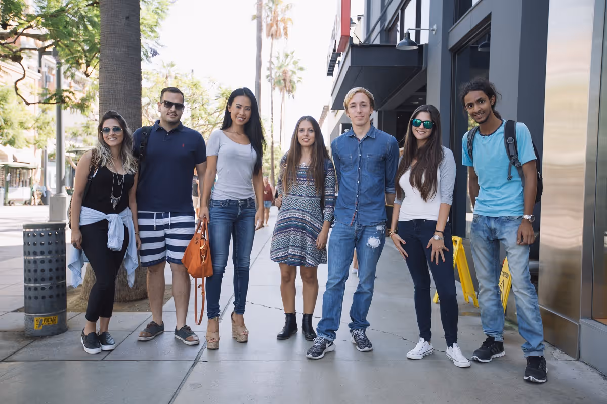 Séjour linguistique  USA: groupe d’amis rencontrés à CEL profitant de la Californie