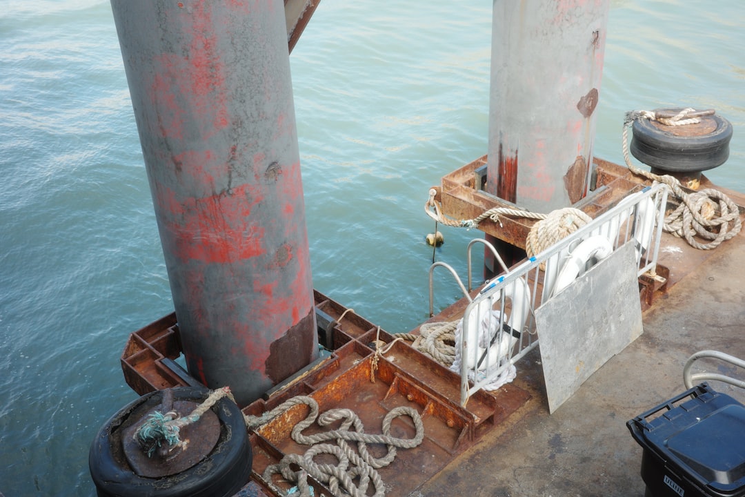 floating dock stiff arm - floating dock stiff arm