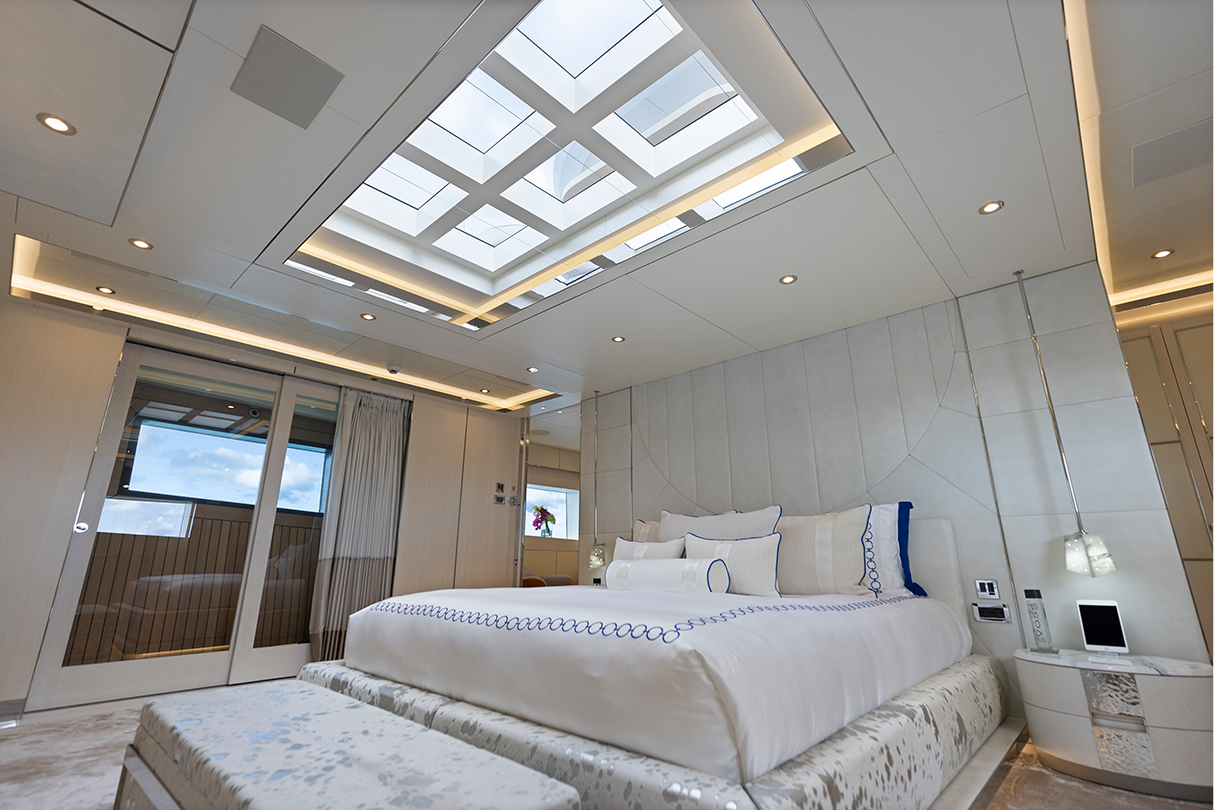 MOONRAKER yacht standout feature image 3