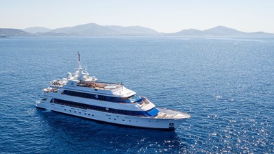 MOONSTONE yacht gallery image 9