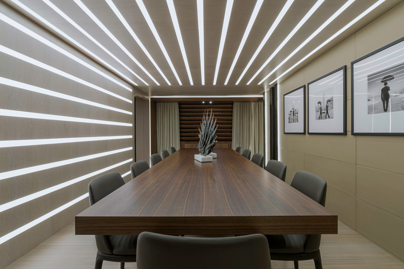 UTOPIA IV yacht gallery image 1