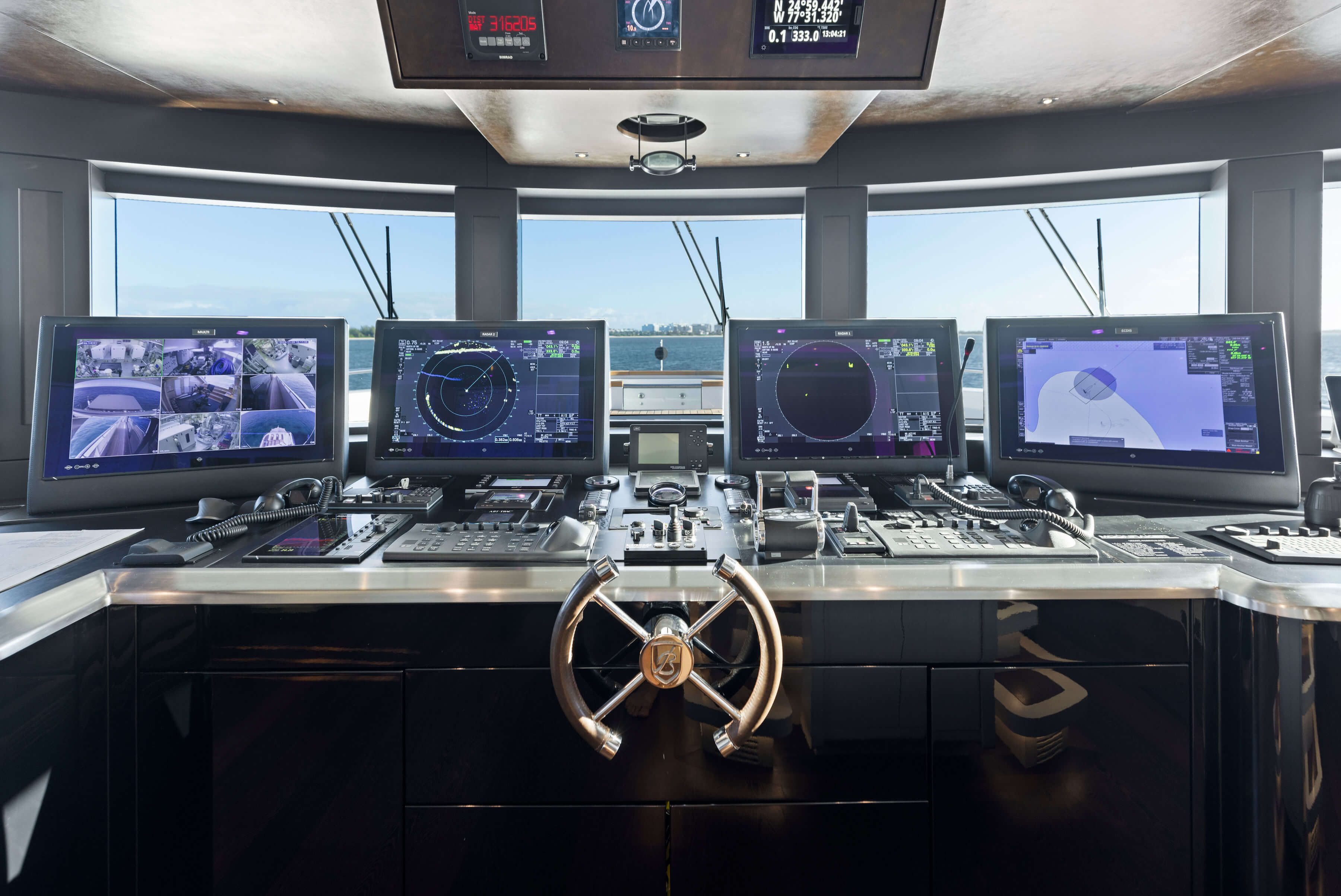MOONRAKER yacht gallery image 8