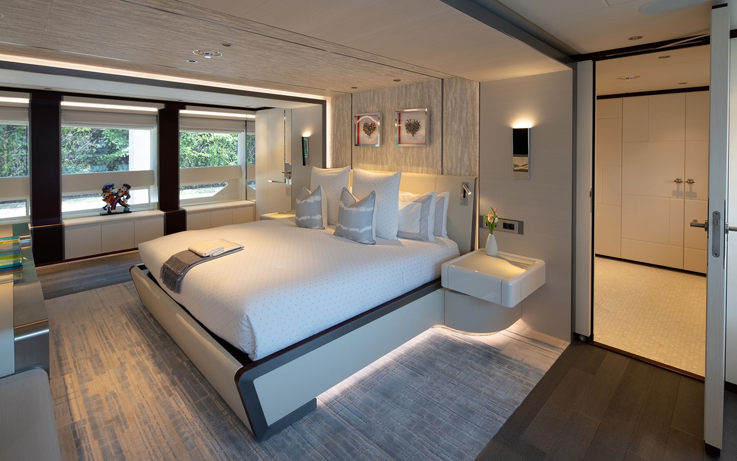 BOOK ENDS yacht gallery image 7