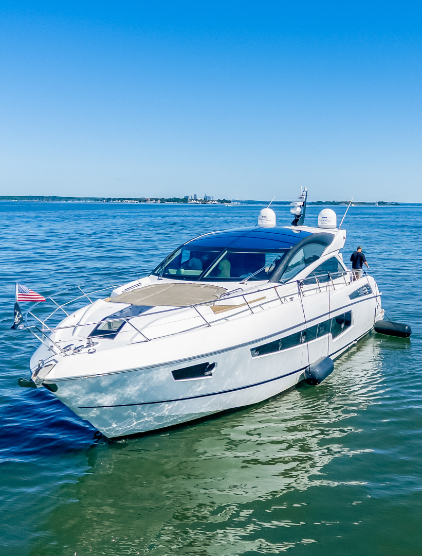 SUNSEEKER PREDATOR 68' yacht standout feature image 1
