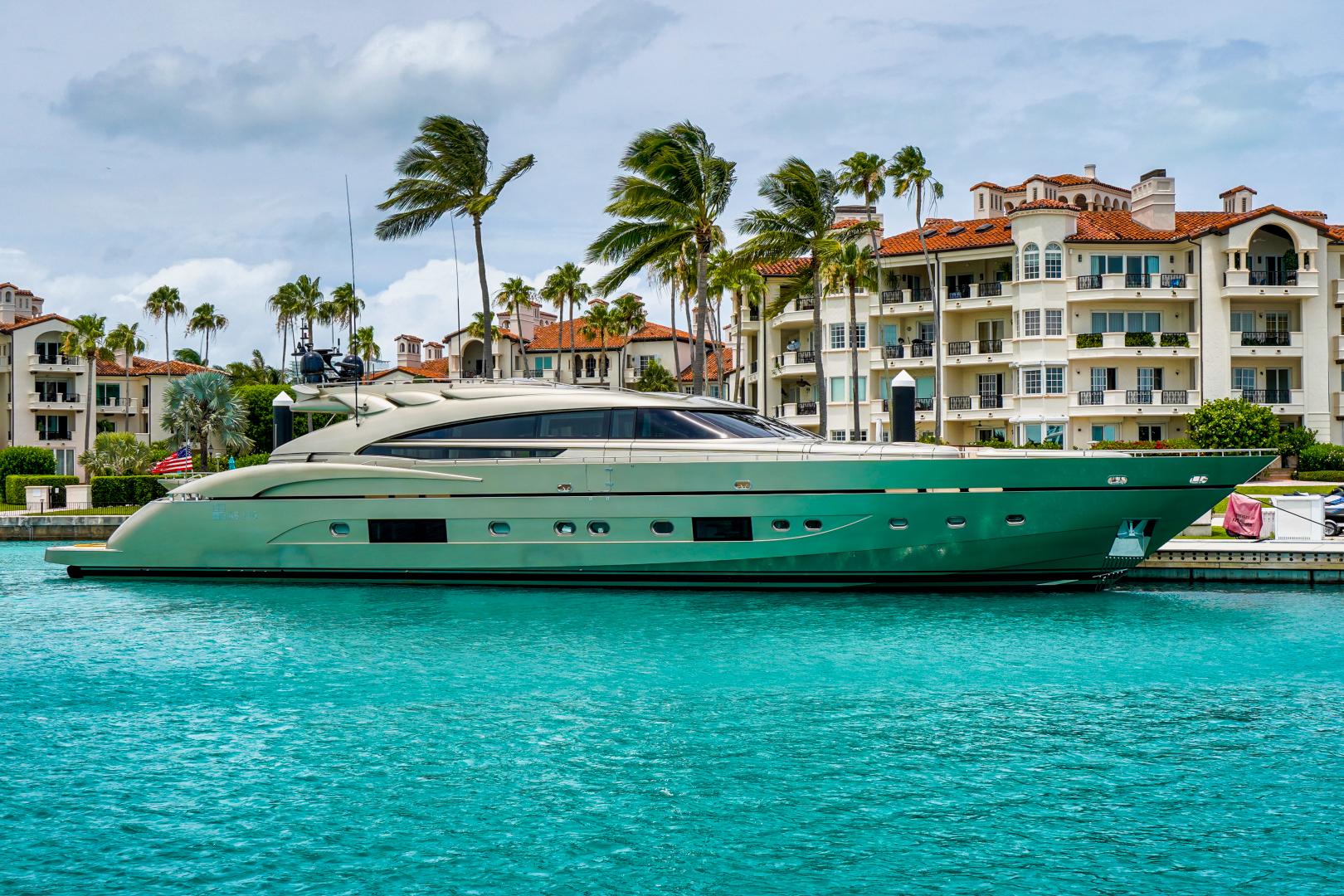 DIAMOND yacht hero image