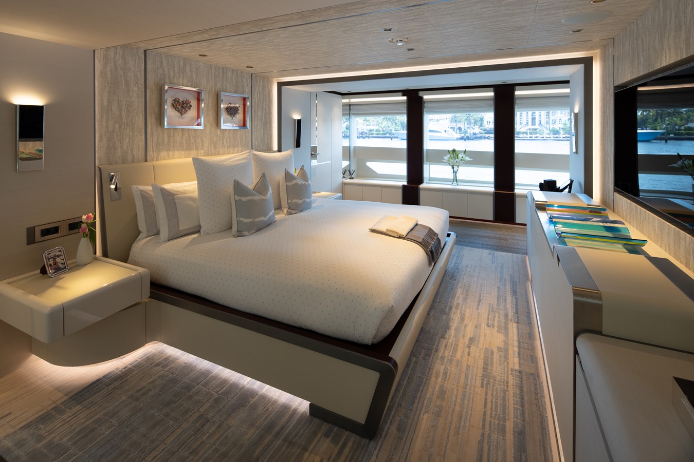 BOOK ENDS yacht gallery image 5