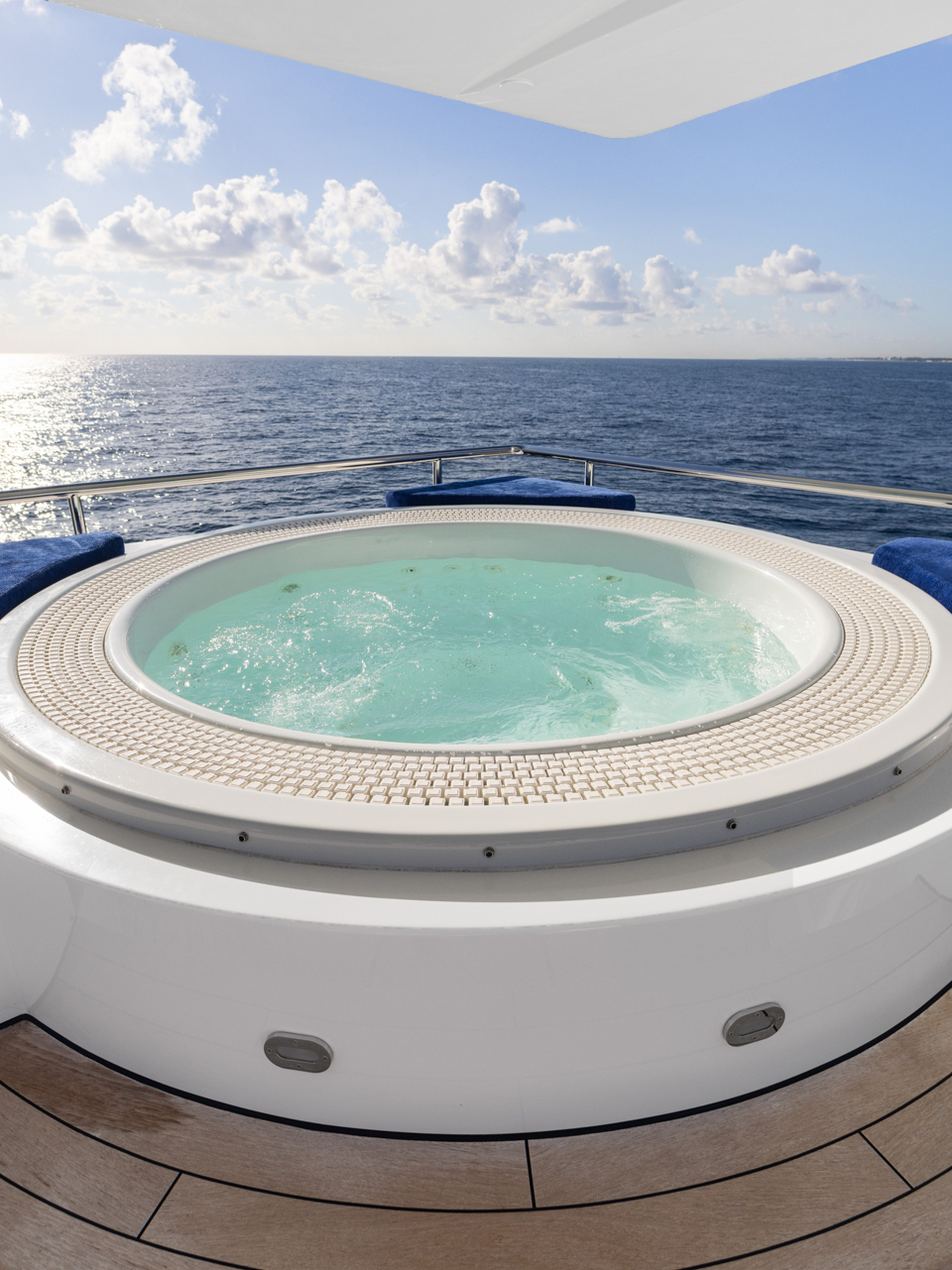 PENELOPE yacht standout feature image 6