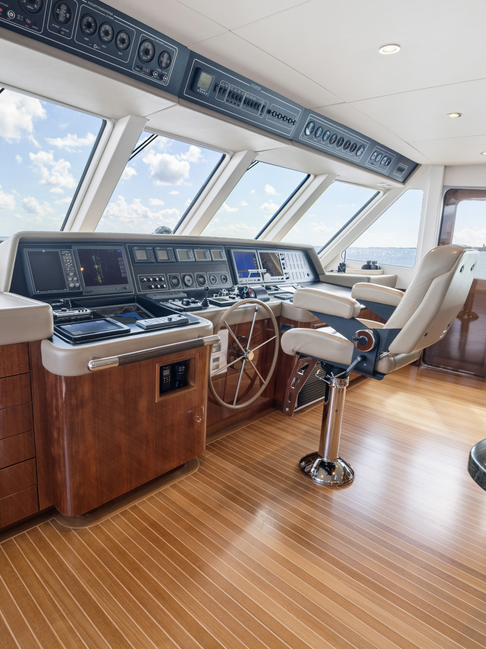 PENELOPE yacht standout feature image 5