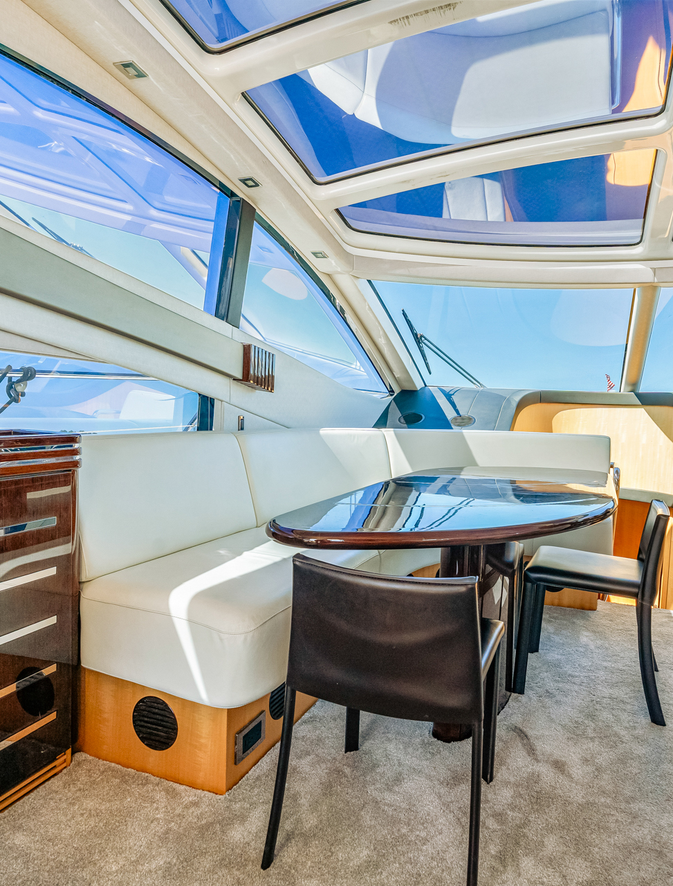 SUNSEEKER PREDATOR 68' yacht standout feature image 4
