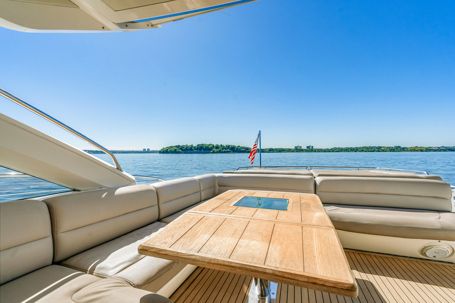 SUNSEEKER PREDATOR 68' yacht gallery image 3