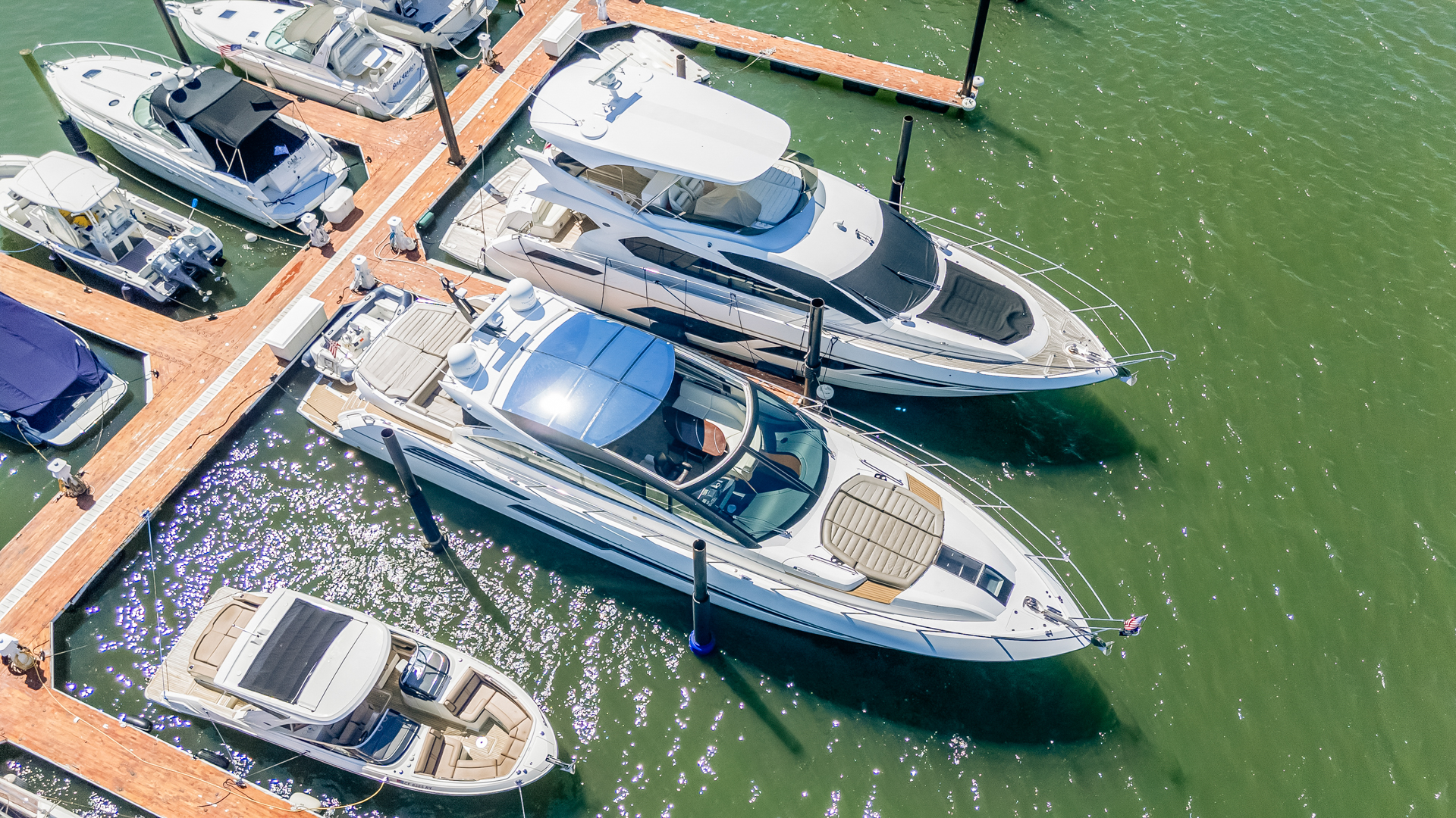 SUNSEEKER PREDATOR 68' yacht gallery image 2