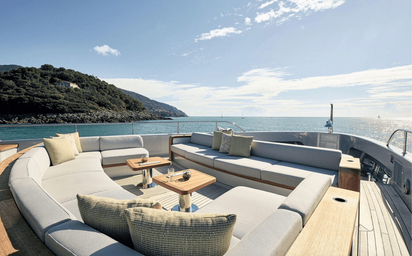 COSMICO yacht gallery image 4