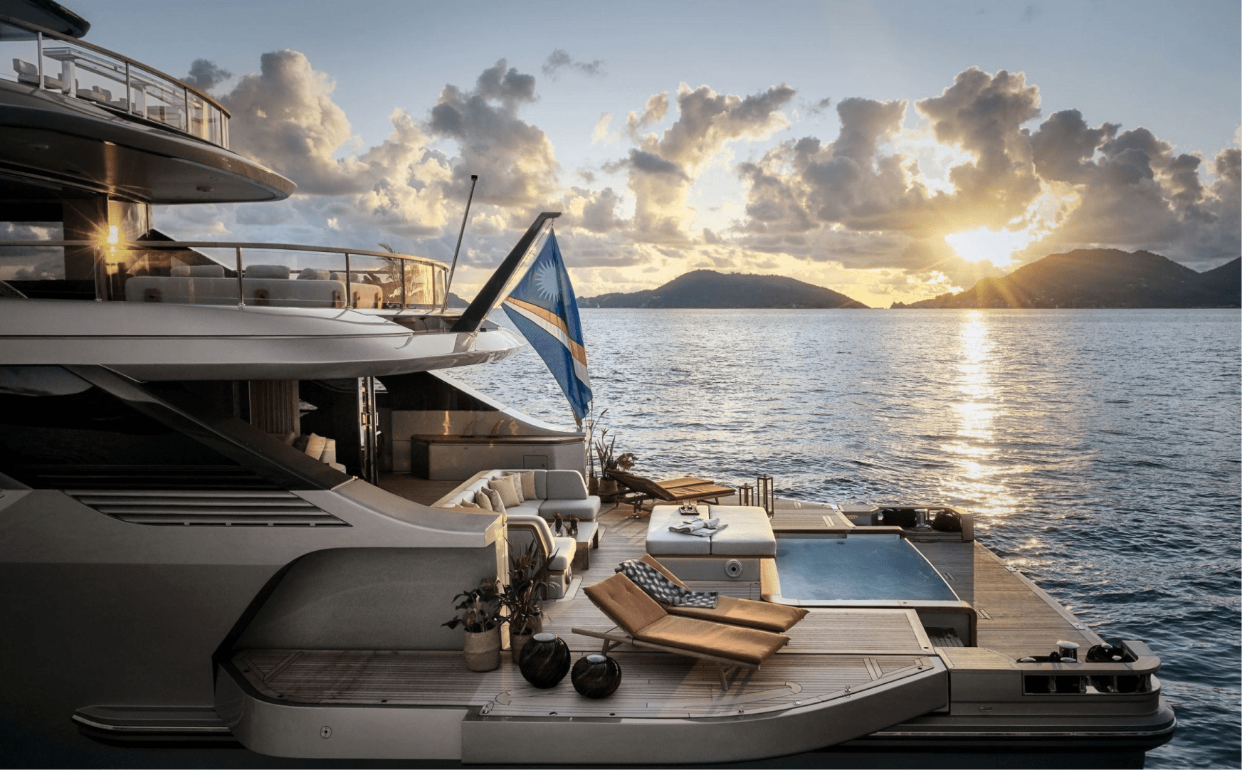 COSMICO yacht gallery image 3