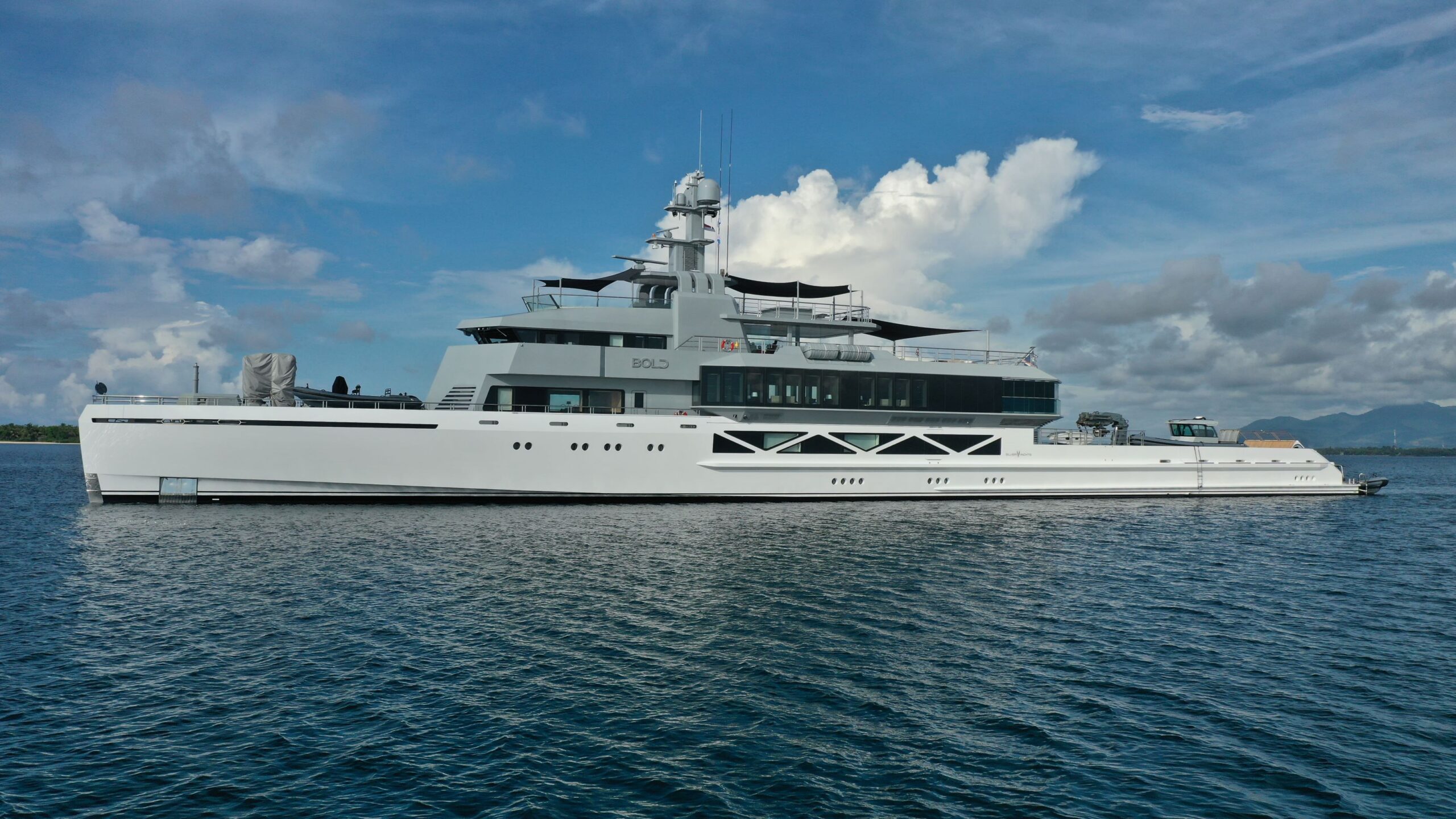 BOLD yacht hero image