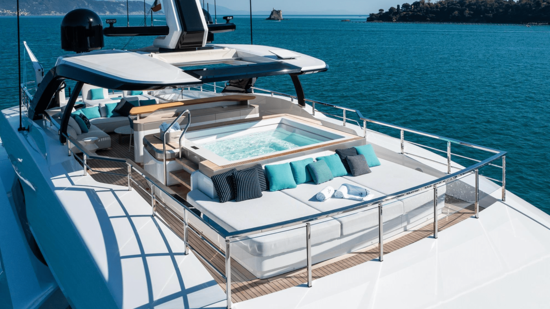 LEE yacht gallery image 5