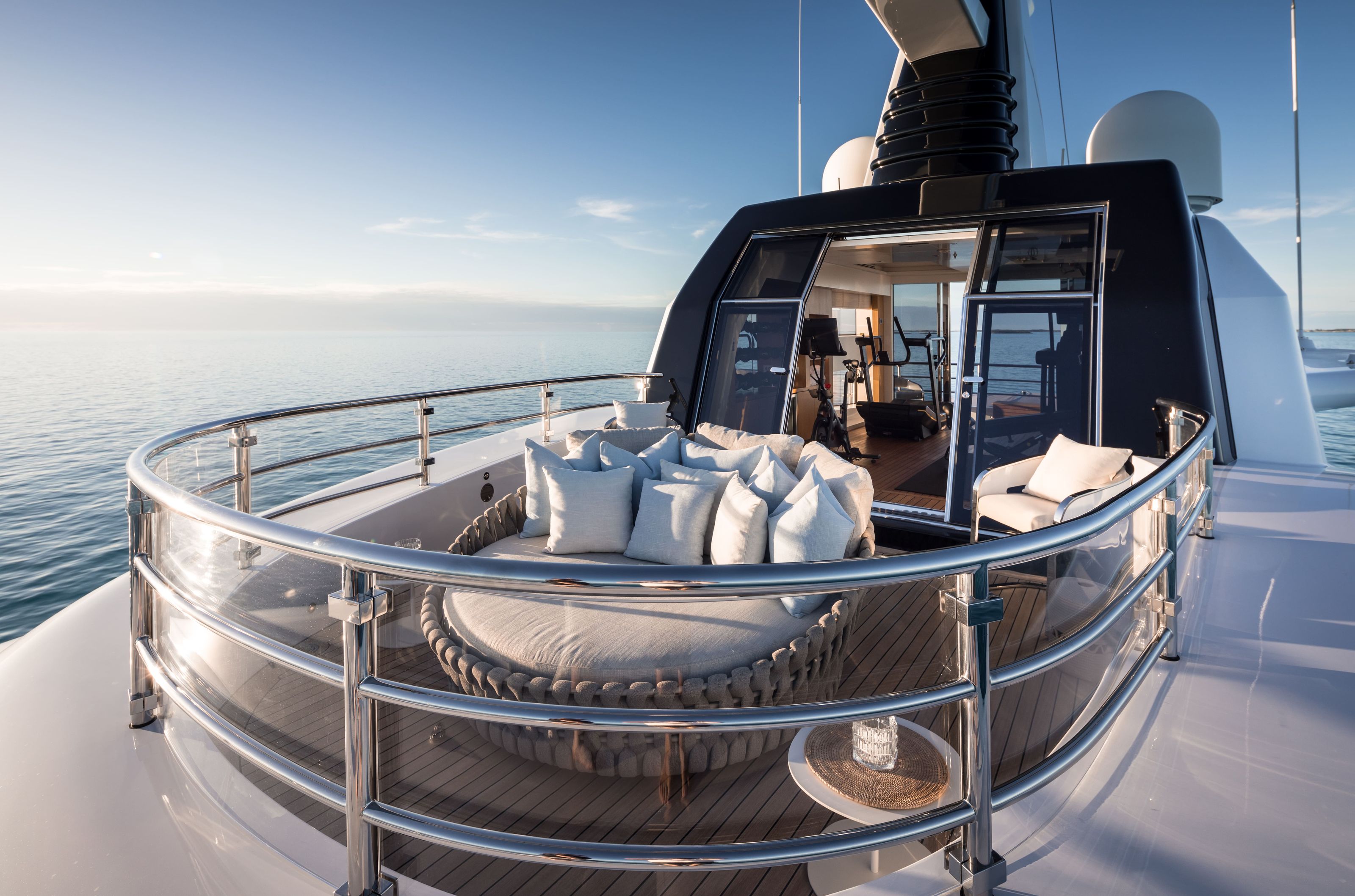 ARTISAN yacht gallery image 2