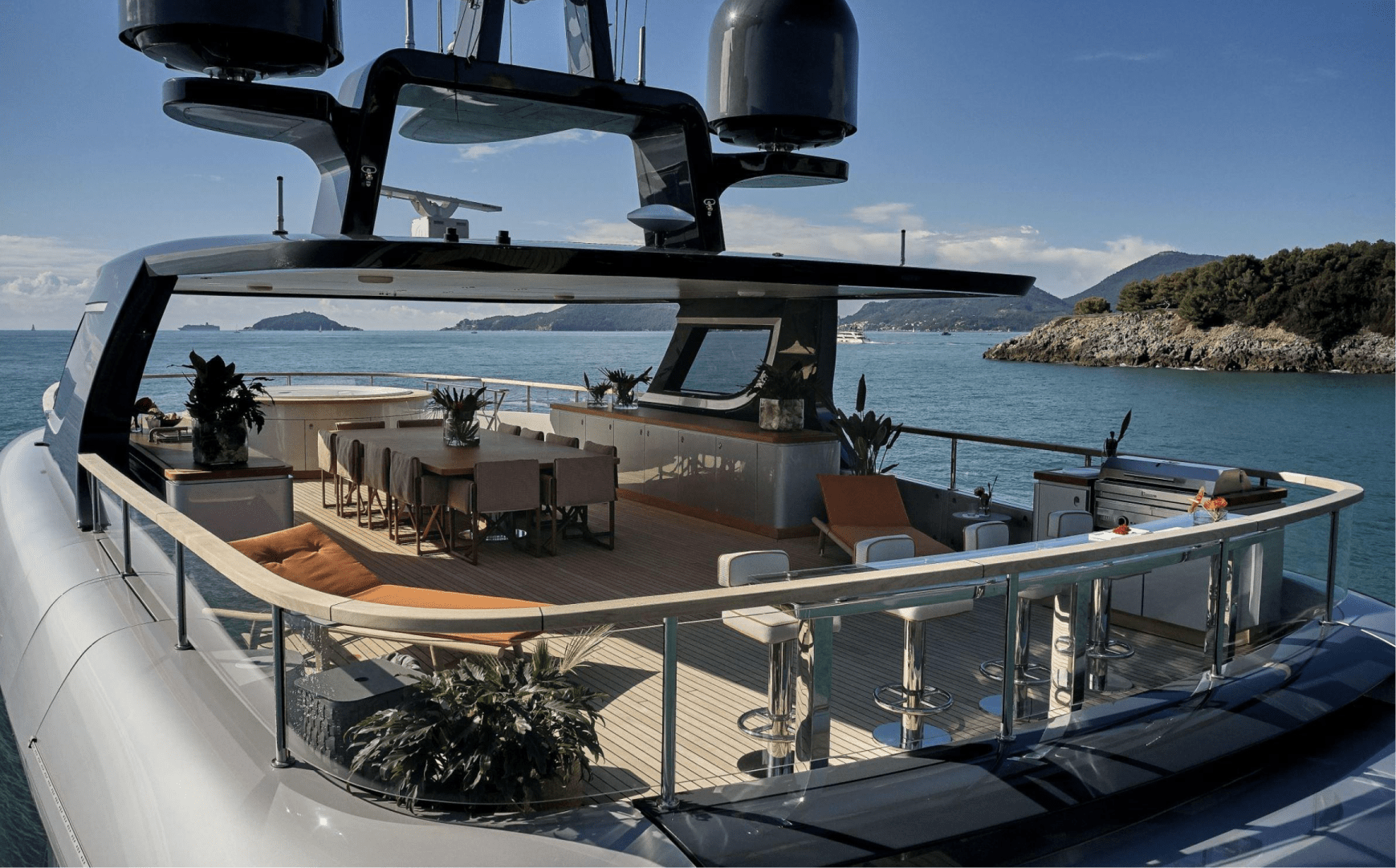 COSMICO yacht gallery image 5