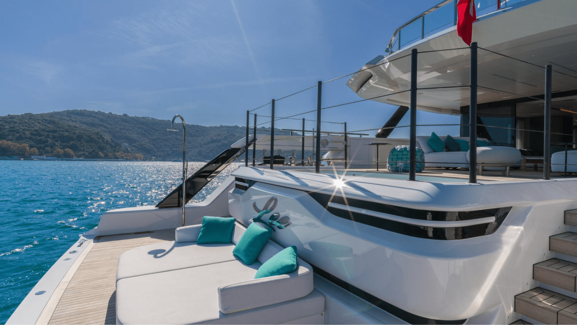 LEE yacht gallery image 4