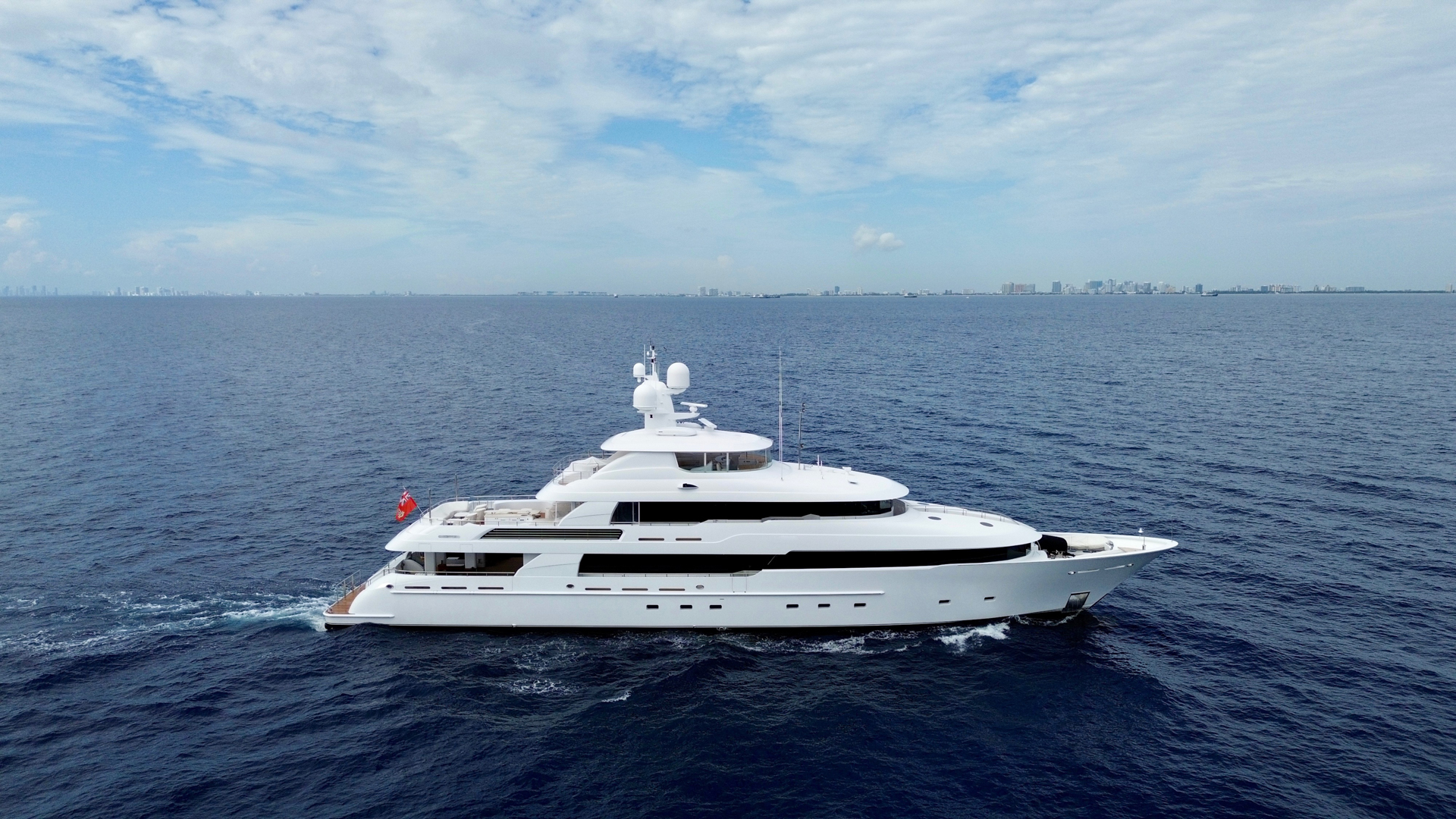 NOVERRA yacht hero image
