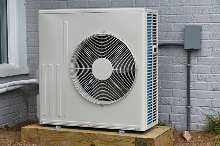 Ground source heat pump with borehole