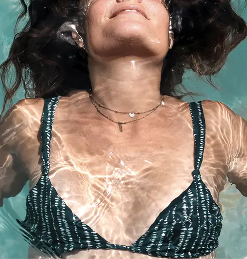 vue sur la piscine Domaine de Rochebois 4*