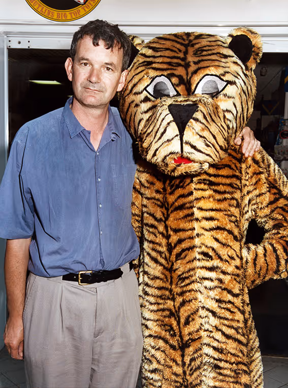 Livre Wow de photographies par Martin Parr
